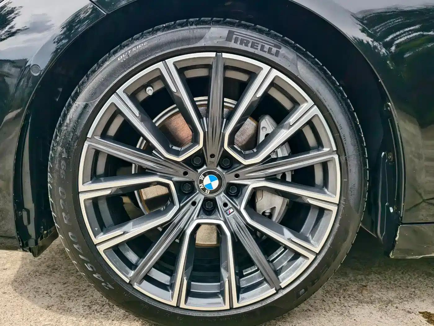 2019 BMW 7 Series 740Li Leading Edition M Sport Package — миниатюра 11