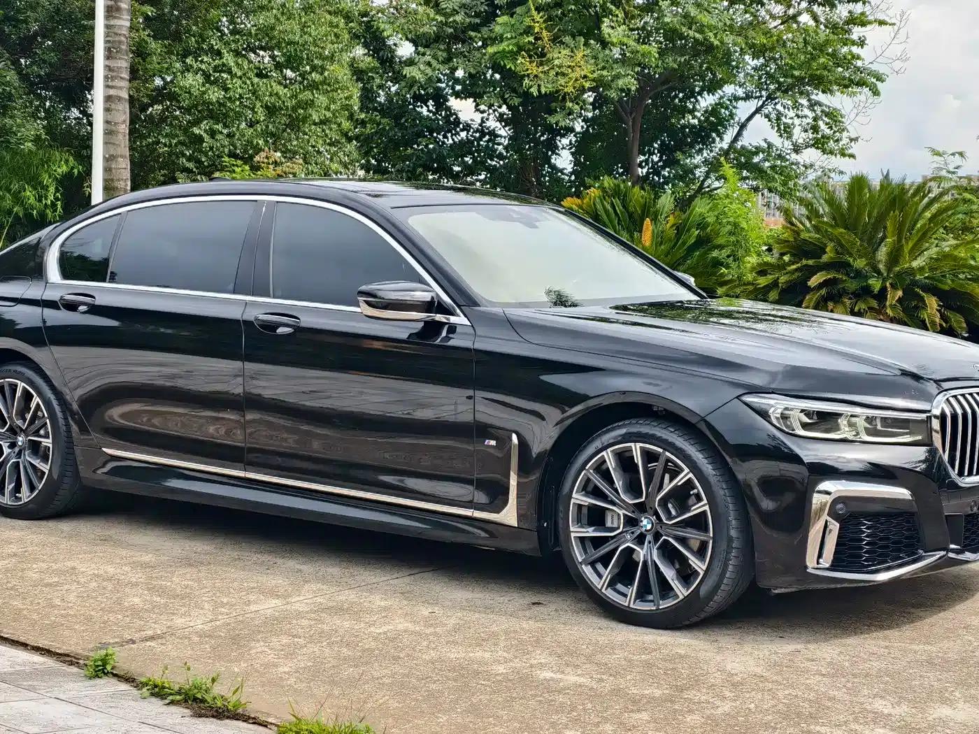 2019 BMW 7 Series 740Li Leading Edition M Sport Package — миниатюра 3