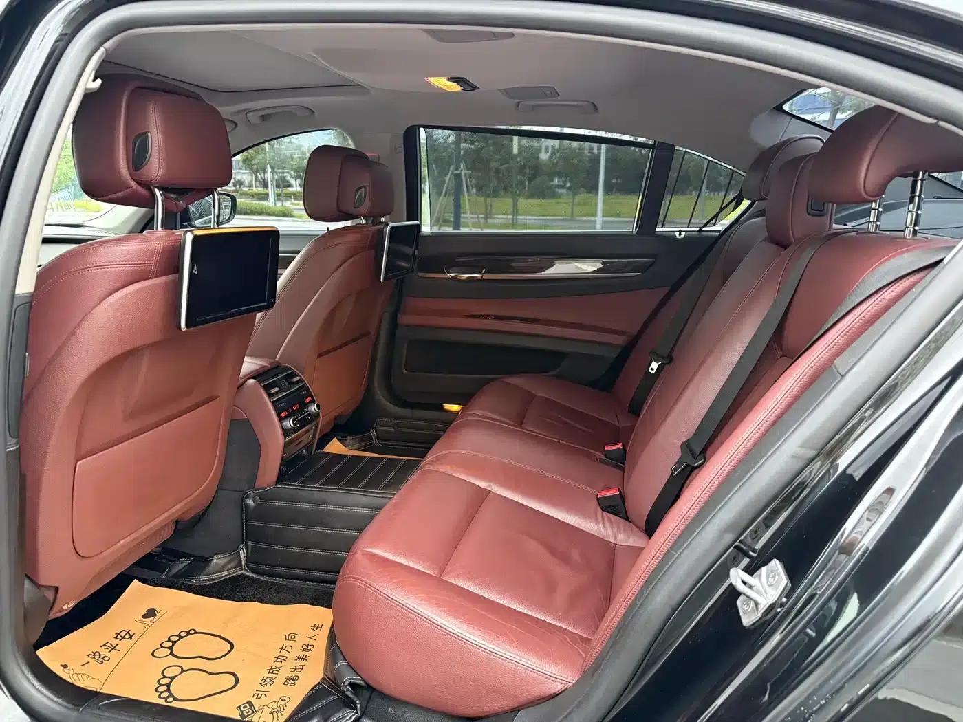 BMW 7 Series 2013 730Li Leading Edition — миниатюра 11