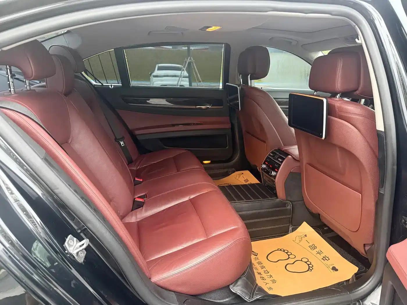 BMW 7 Series 2013 730Li Leading Edition — миниатюра 13