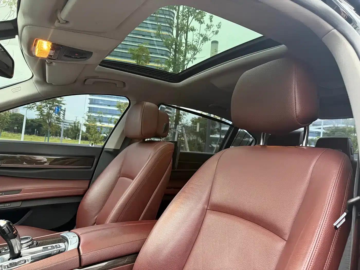 BMW 7 Series 2013 730Li Leading Edition — миниатюра 17