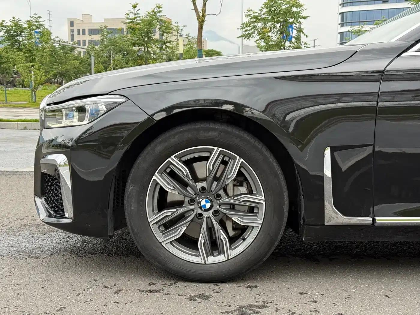BMW 7 Series 2013 730Li Leading Edition — миниатюра 4