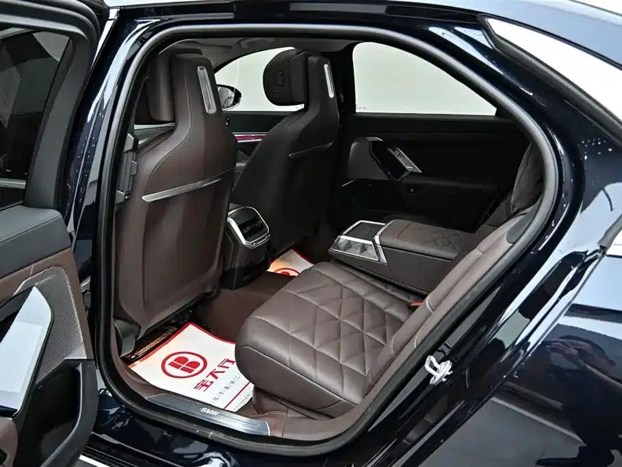 2023 BMW 7 Series 735Li Luxury Package — миниатюра 13