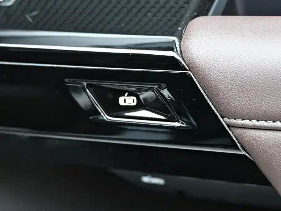 2023 BMW 7 Series 735Li Luxury Package — миниатюра 28