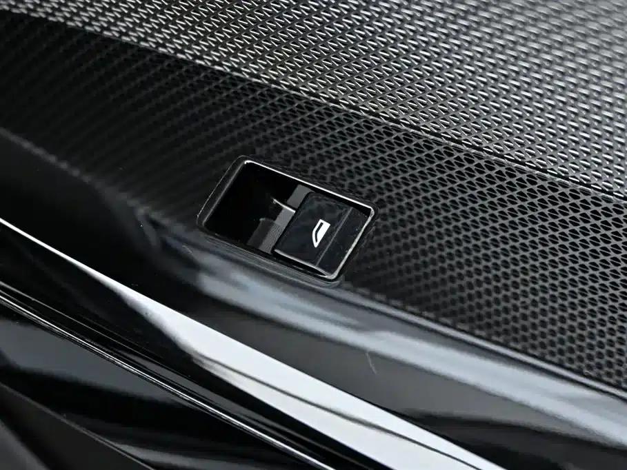 2023 BMW 7 Series 735Li Luxury Package — миниатюра 29