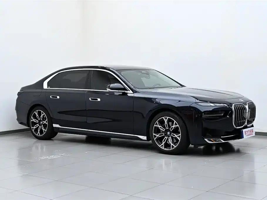 2023 BMW 7 Series 735Li Luxury Package — миниатюра 4