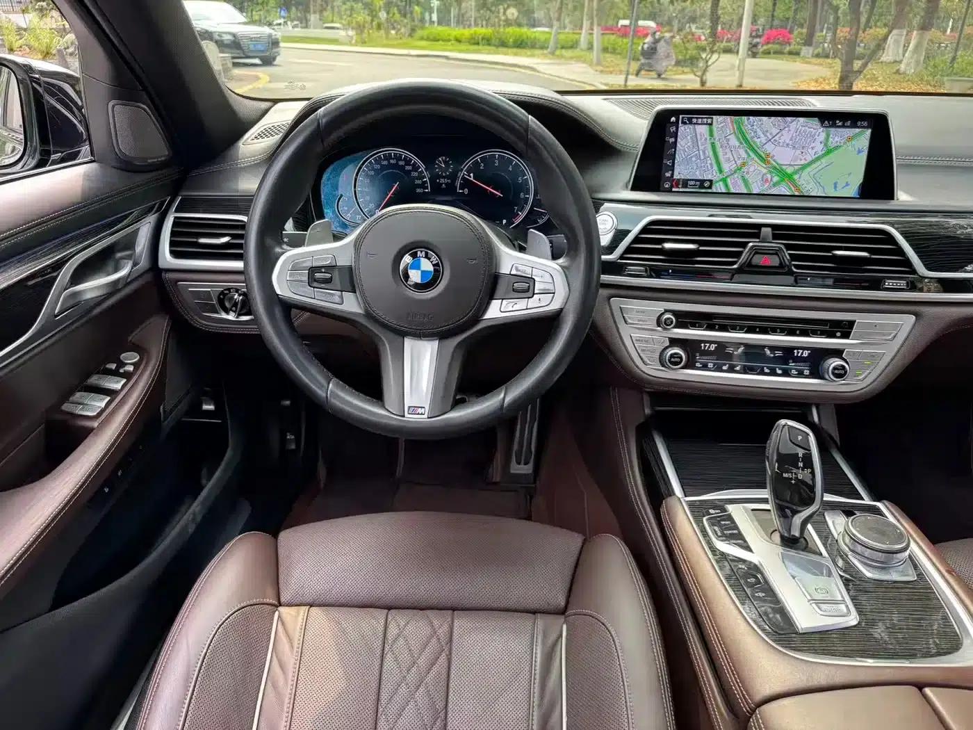 2018 BMW 7 Series 730Li Luxury M Sport Package — миниатюра 11