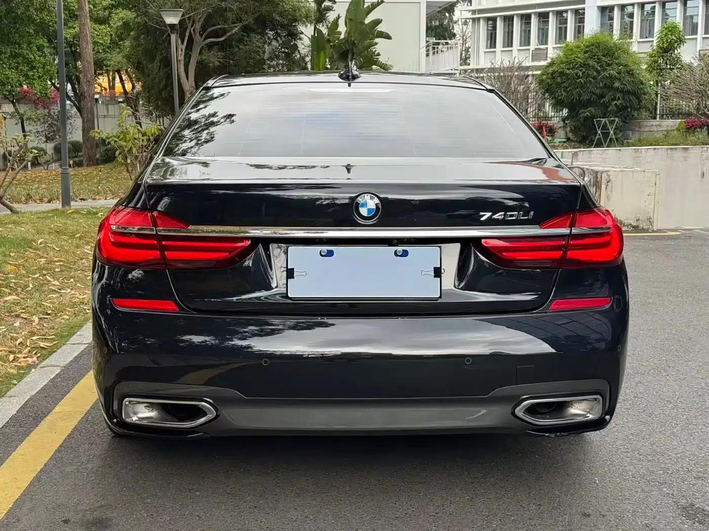 2018 BMW 7 Series 730Li Luxury M Sport Package — миниатюра 13