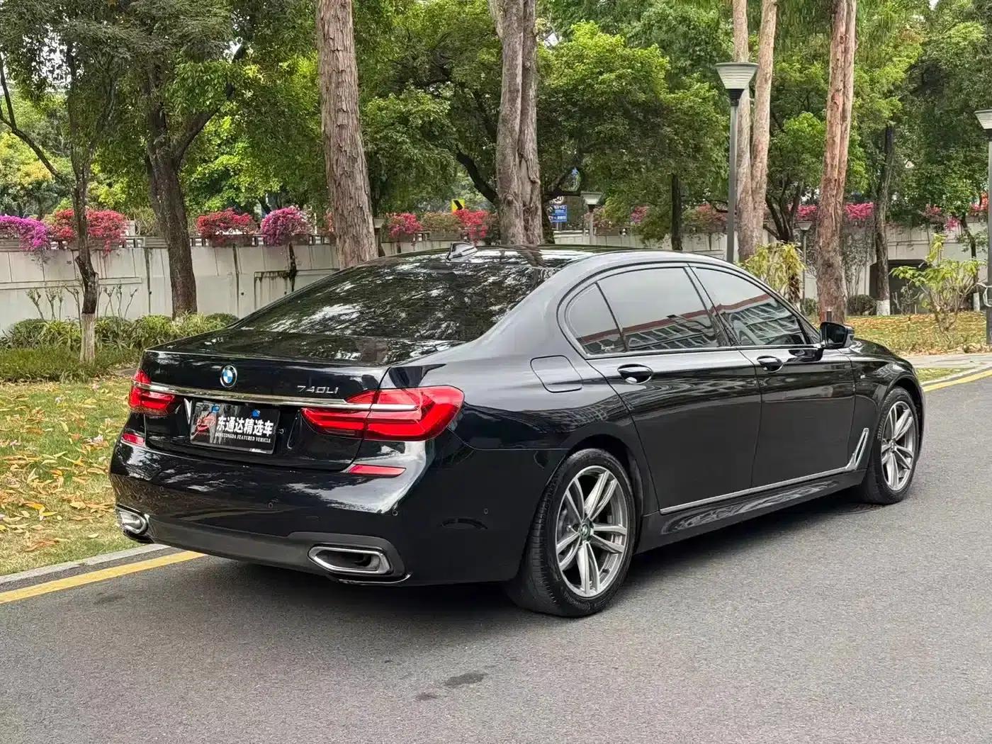 2018 BMW 7 Series 730Li Luxury M Sport Package — миниатюра 16
