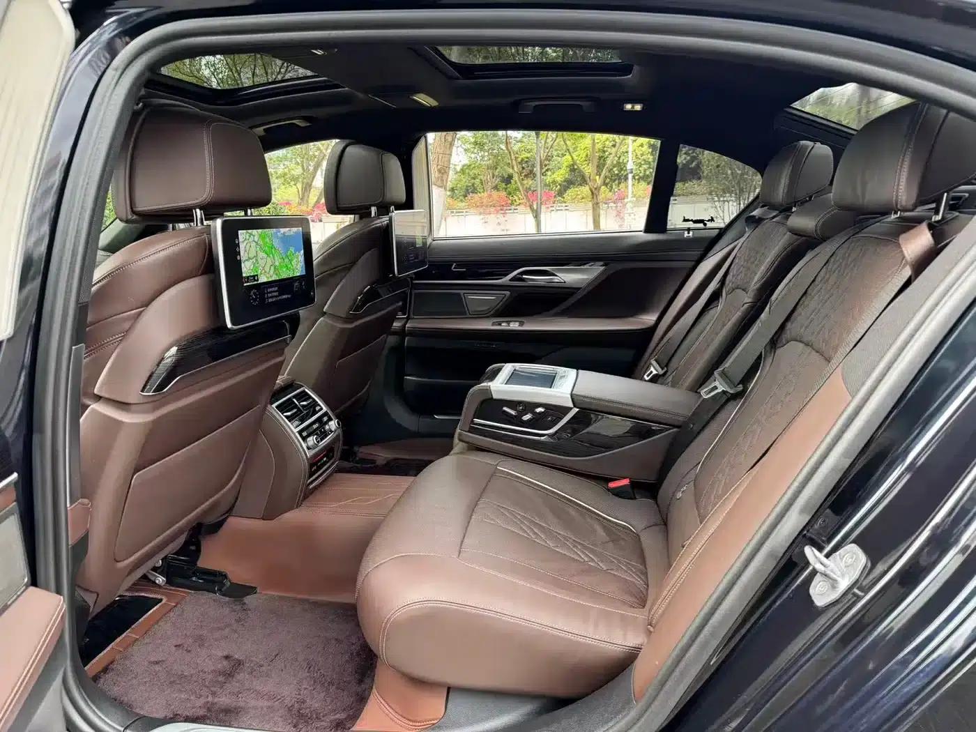 2018 BMW 7 Series 730Li Luxury M Sport Package — миниатюра 9