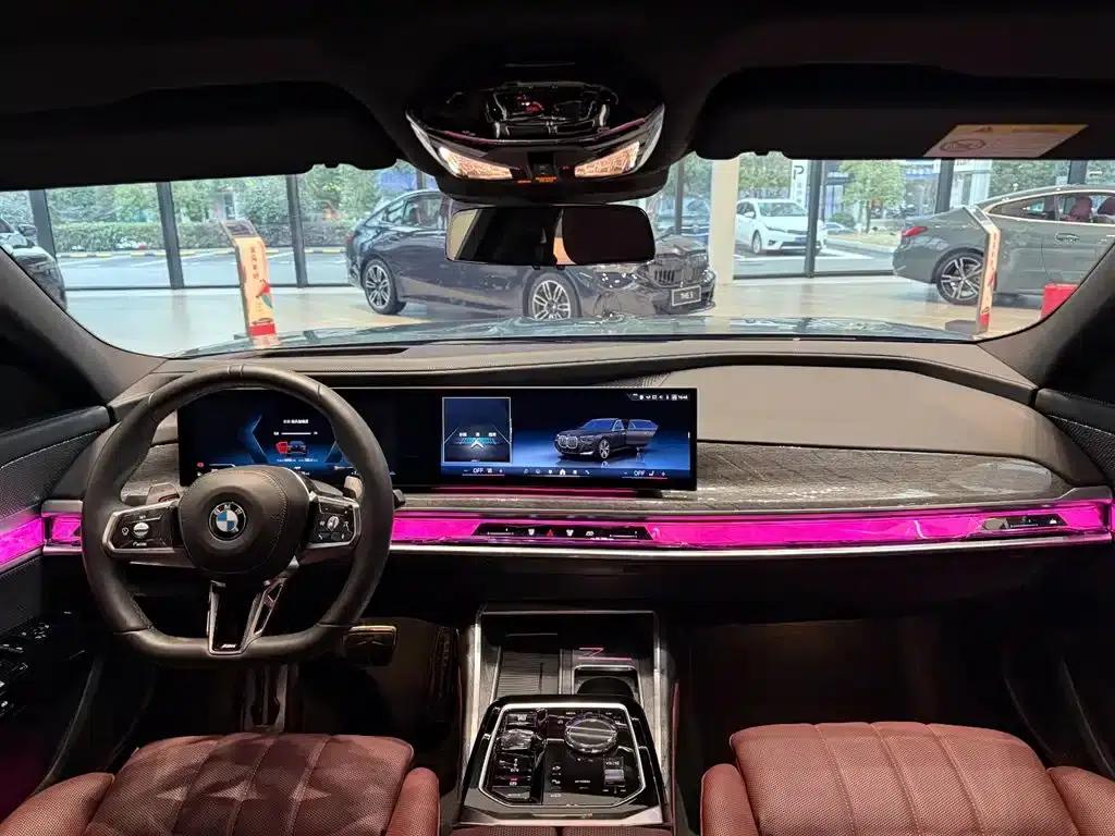 2023 BMW 7 Series 740Li Luxury M Sport Package — миниатюра 2