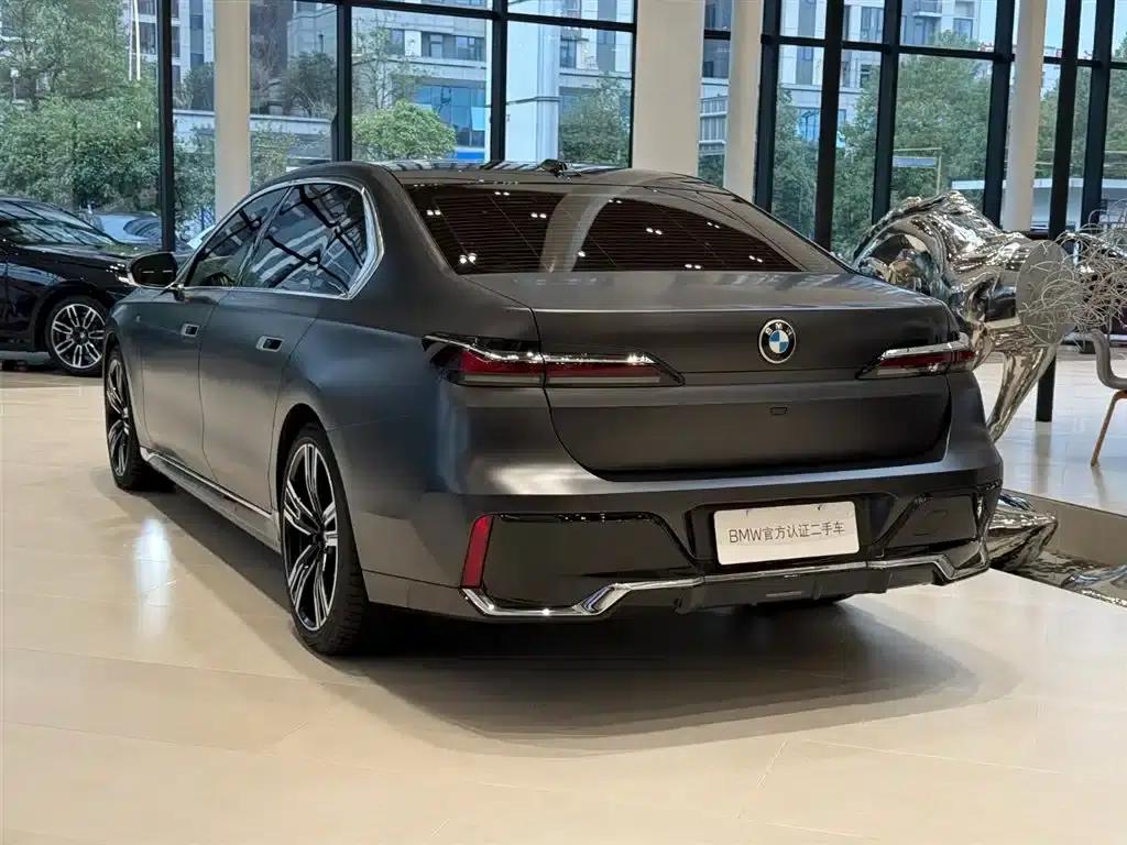 2023 BMW 7 Series 740Li Luxury M Sport Package — миниатюра 12