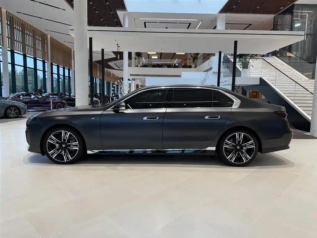 2023 BMW 7 Series 740Li Luxury M Sport Package — миниатюра 14