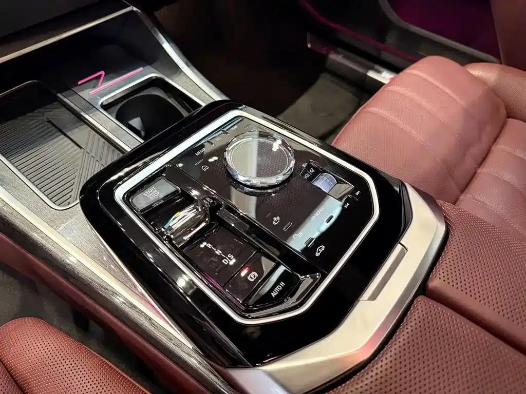 2023 BMW 7 Series 740Li Luxury M Sport Package — миниатюра 16