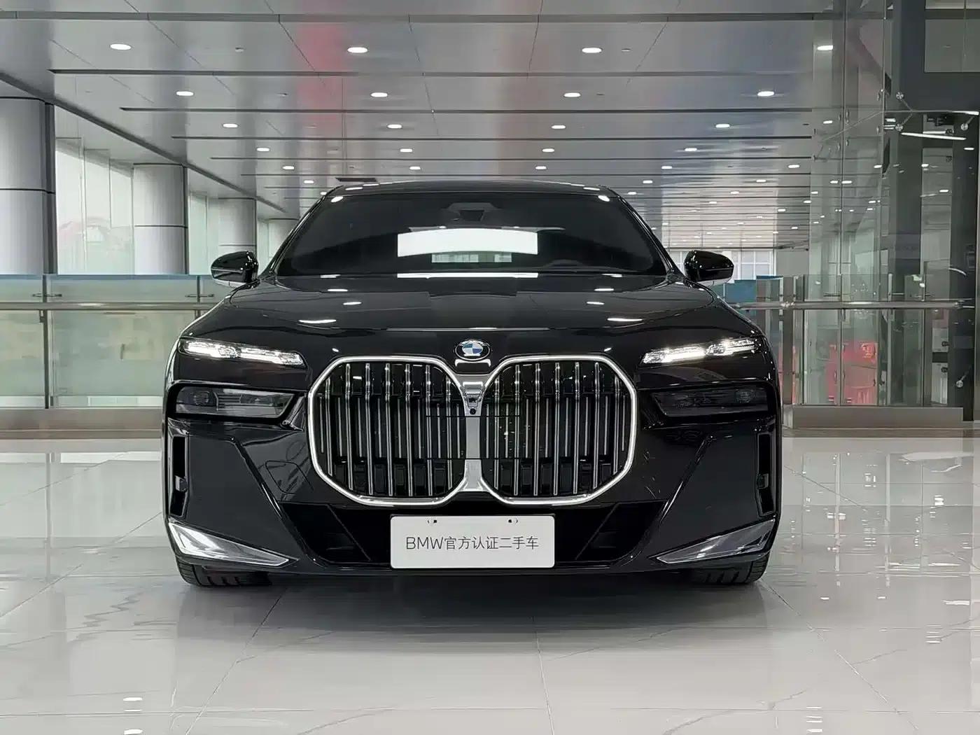 2023 BMW 7 Series 740Li Luxury M Sport Package — миниатюра 2