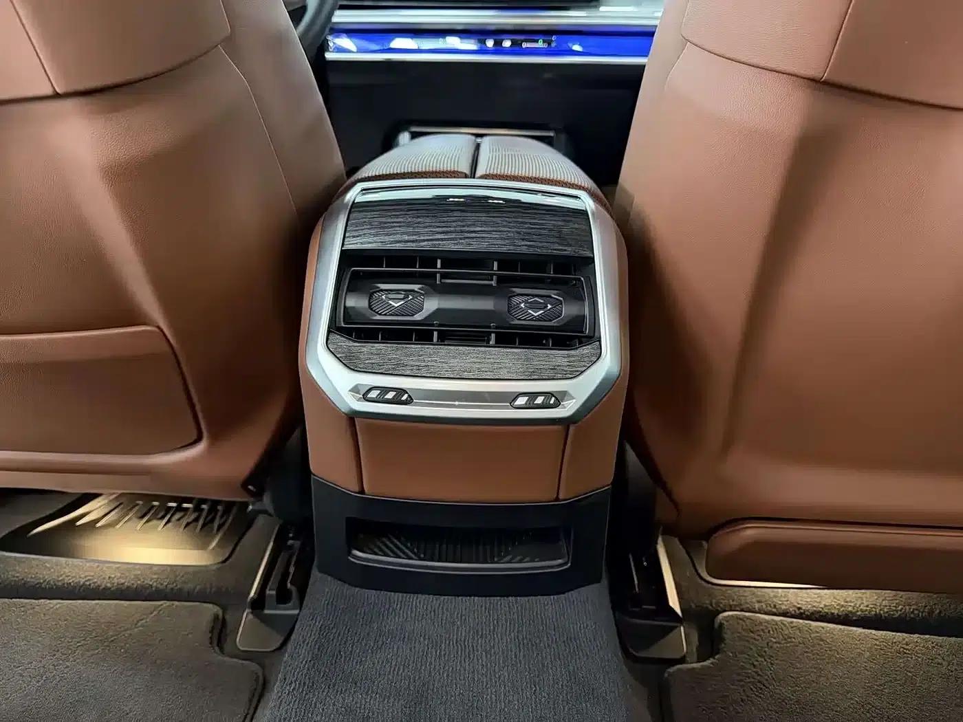 2023 BMW 7 Series 740Li Luxury M Sport Package — миниатюра 19
