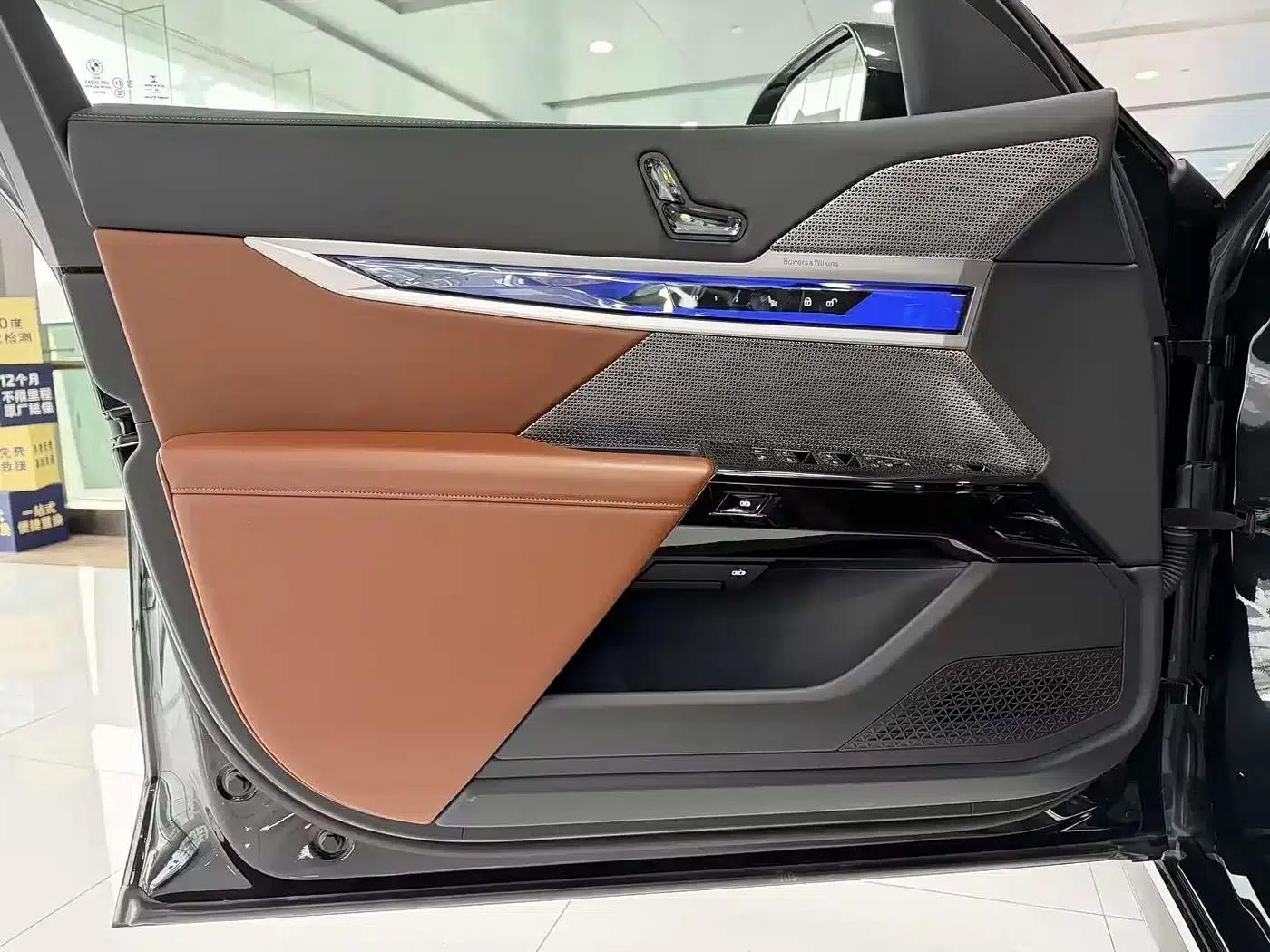 2023 BMW 7 Series 740Li Luxury M Sport Package — миниатюра 20