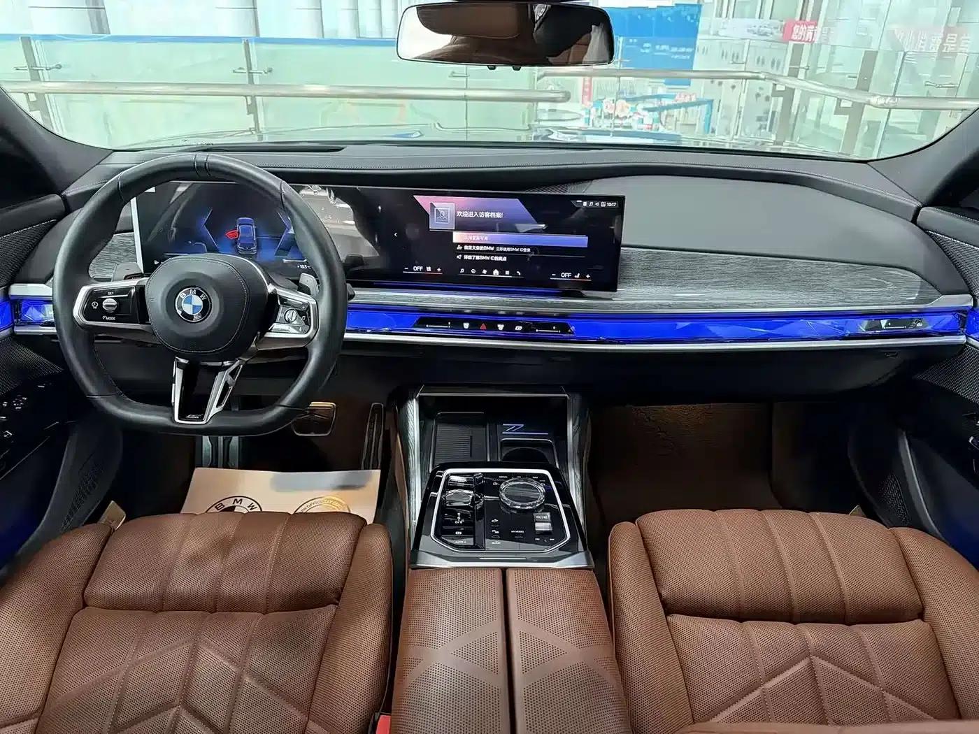 2023 BMW 7 Series 740Li Luxury M Sport Package — миниатюра 9
