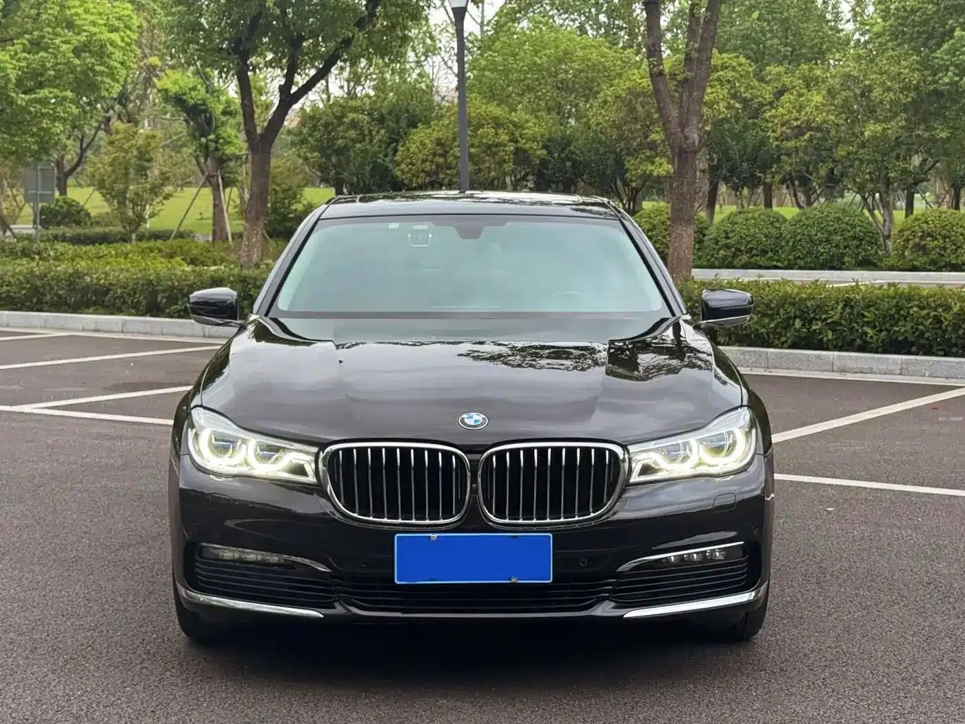 BMW 7 Series PHEV 2018 740Le xDrive — миниатюра 2