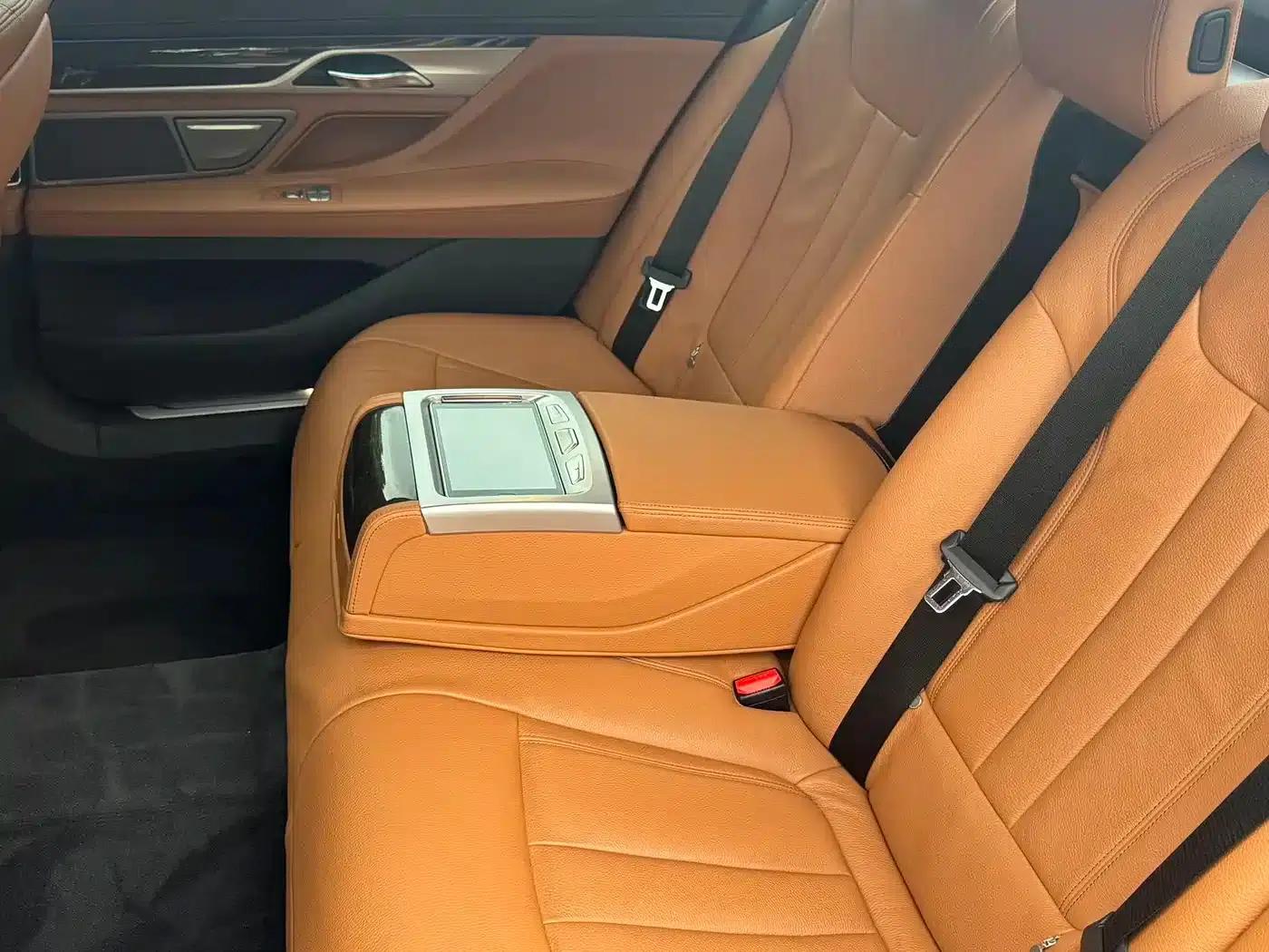 BMW 7 Series PHEV 2018 740Le xDrive — миниатюра 11