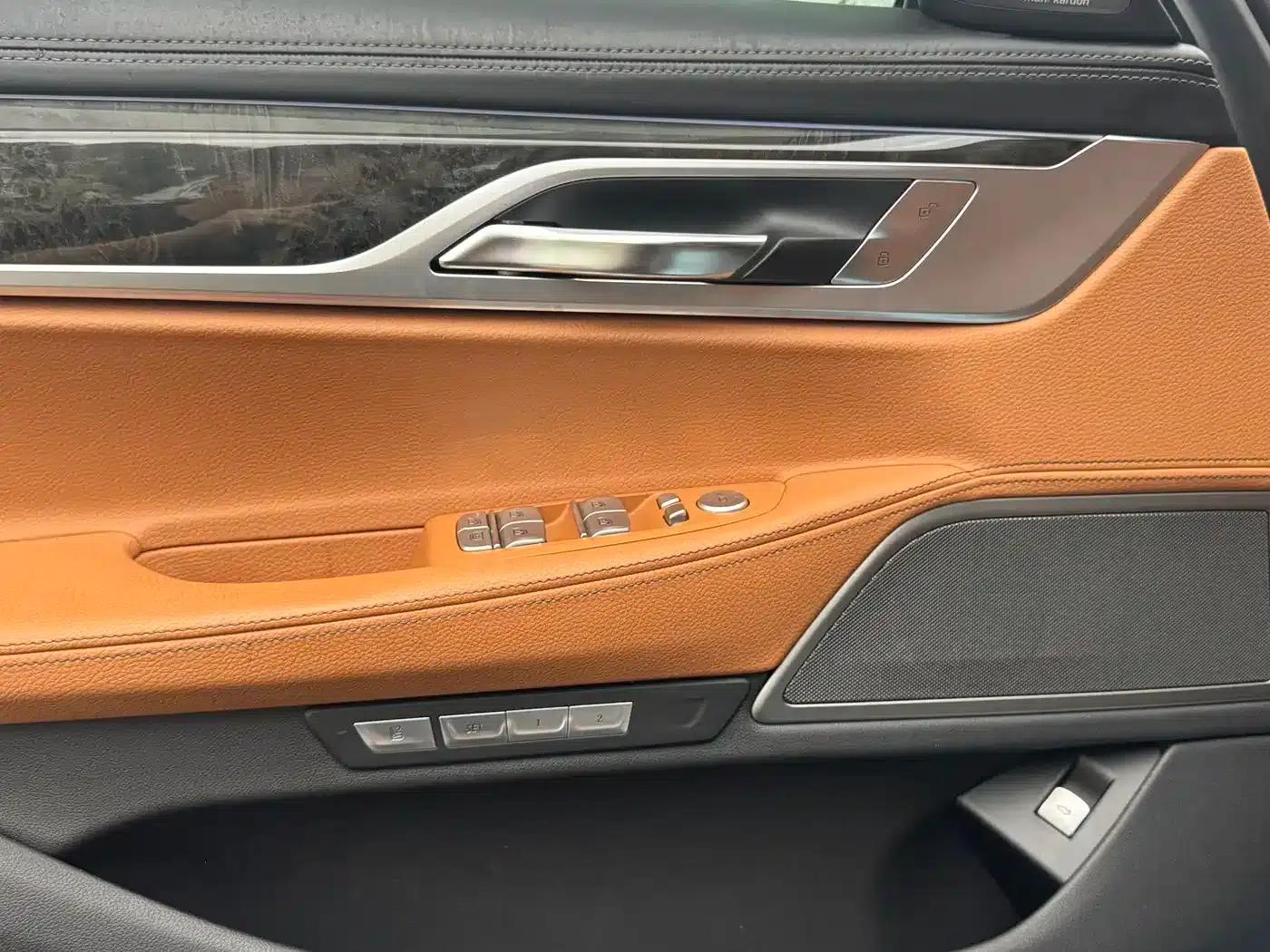 BMW 7 Series PHEV 2018 740Le xDrive — миниатюра 12