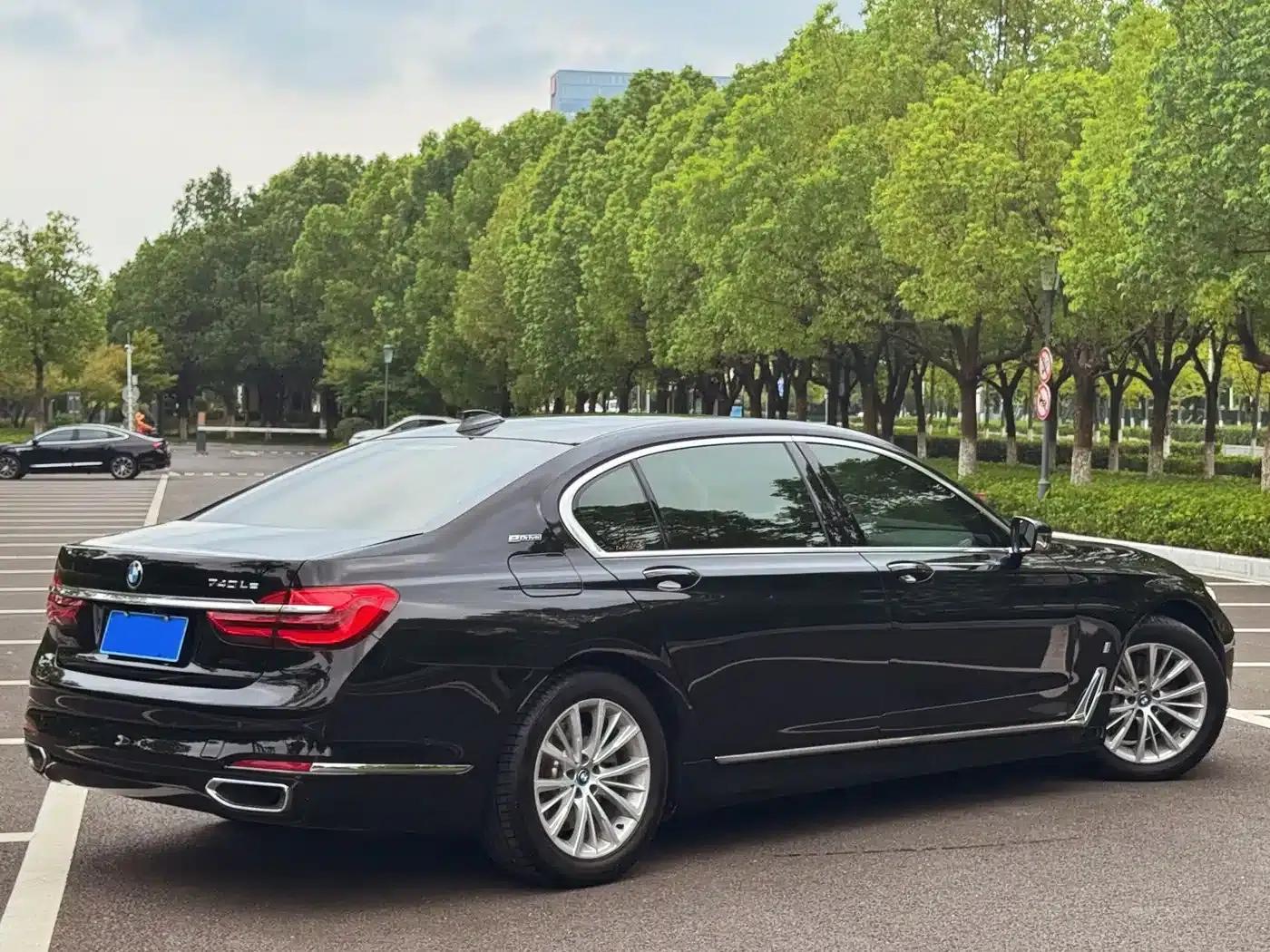 BMW 7 Series PHEV 2018 740Le xDrive — миниатюра 3