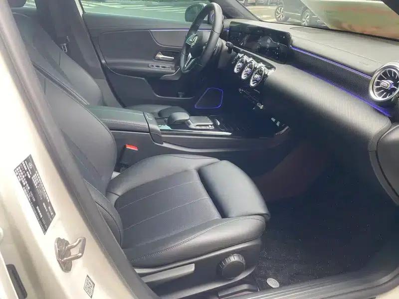 2022 Mercedes-Benz A-Class A 180 L — миниатюра 11