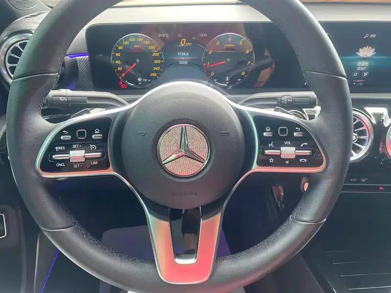 2022 Mercedes-Benz A-Class A 180 L — миниатюра 16