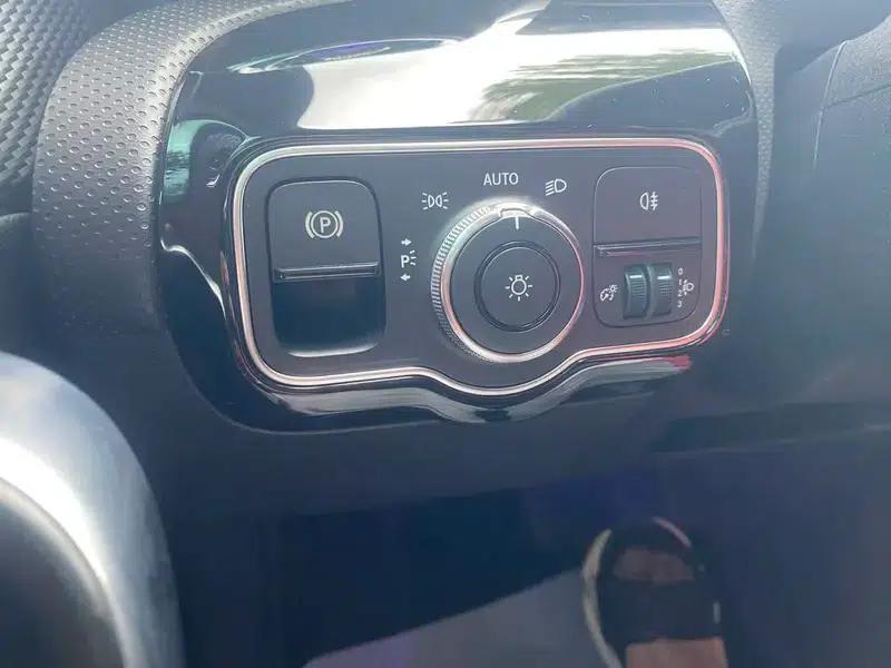 2022 Mercedes-Benz A-Class A 180 L — миниатюра 17