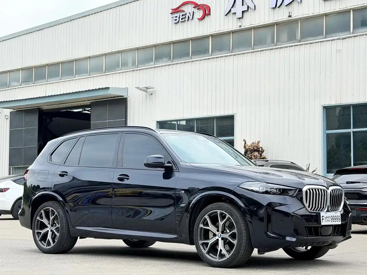 BMW X5 2023 xDrive 30Li Luxury M Sport Package — миниатюра 3