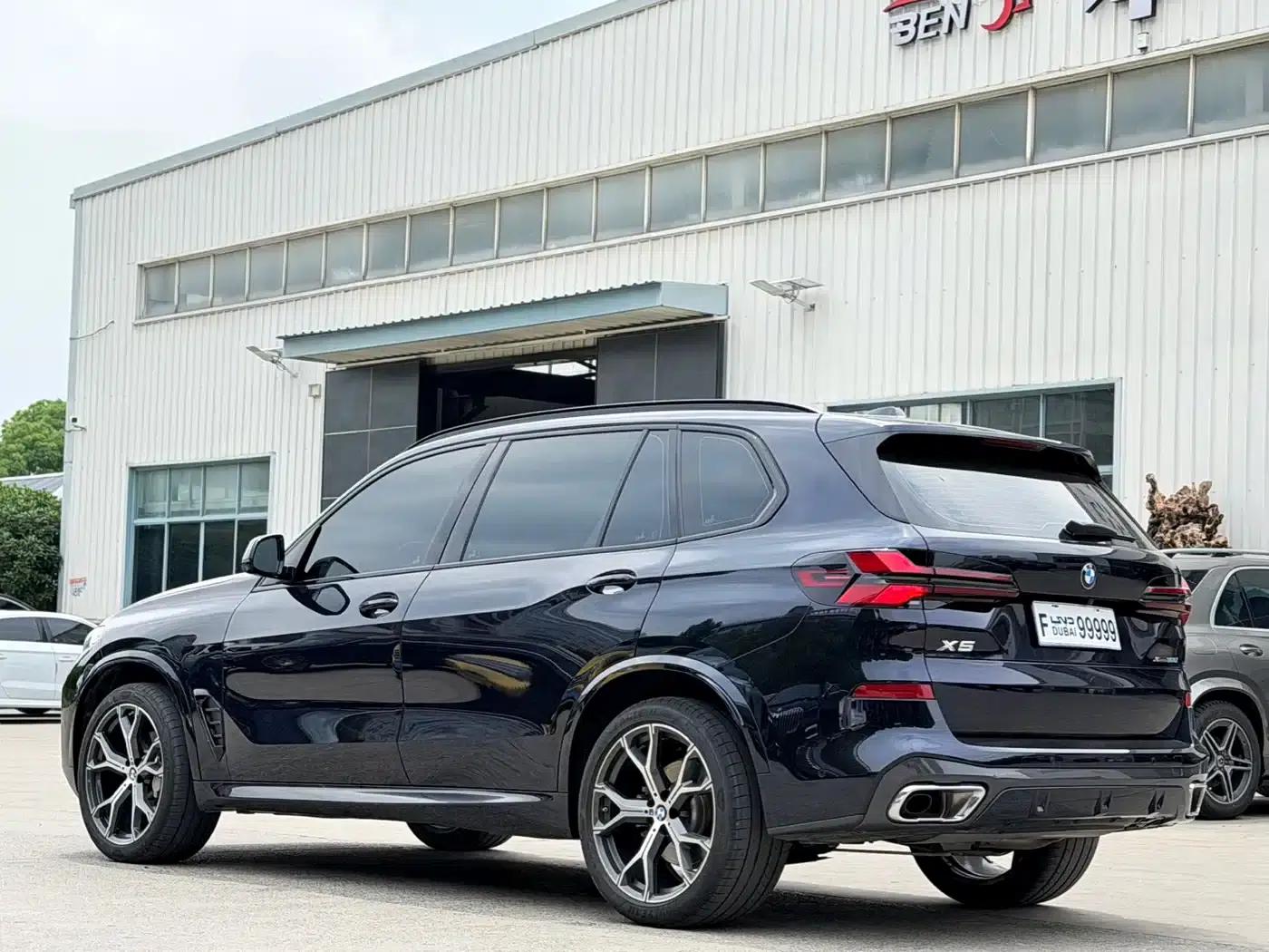 BMW X5 2023 xDrive 30Li Luxury M Sport Package — миниатюра 4