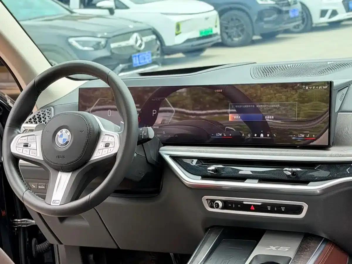 BMW X5 2023 xDrive 30Li Luxury M Sport Package — миниатюра 8