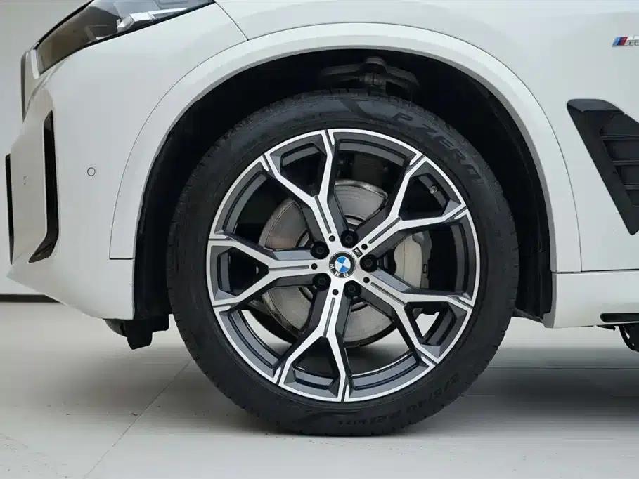 BMW X5 2023 xDrive 30Li M Sport Shadow Edition — миниатюра 16