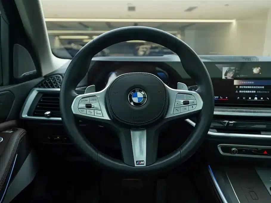 BMW X5 2023 xDrive 30Li M Sport Shadow Edition — миниатюра 18