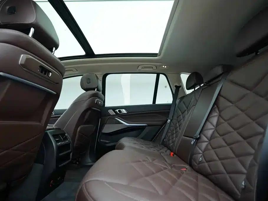 BMW X5 2023 xDrive 30Li M Sport Shadow Edition — миниатюра 21