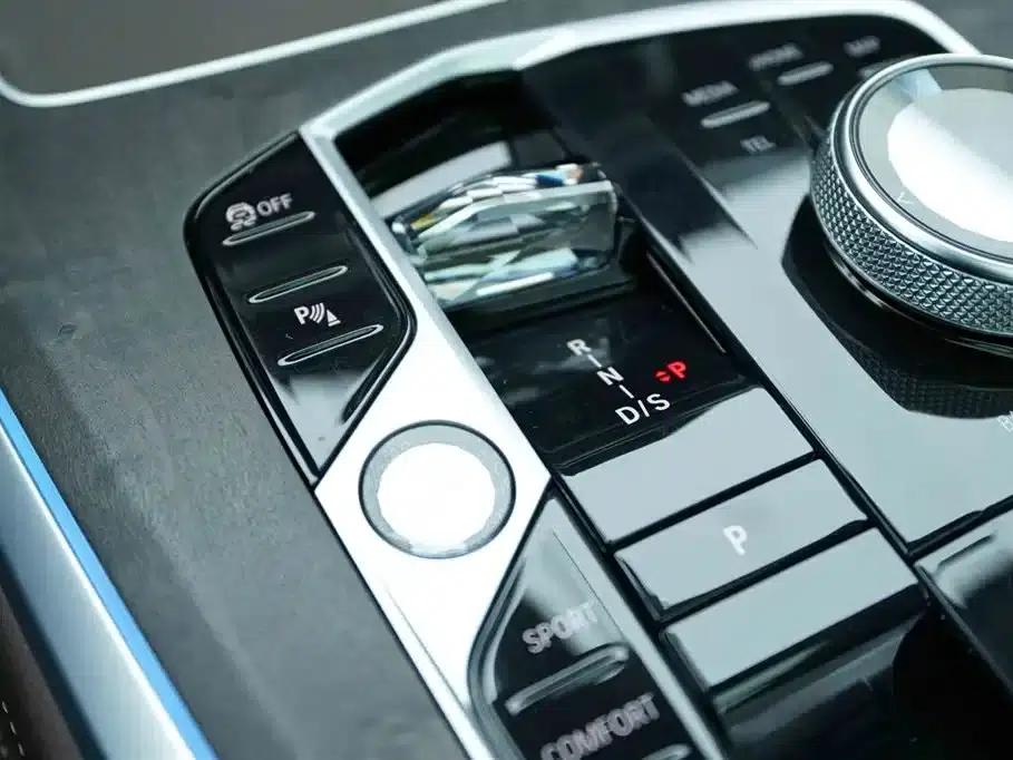 BMW X5 2023 xDrive 30Li M Sport Shadow Edition — миниатюра 9