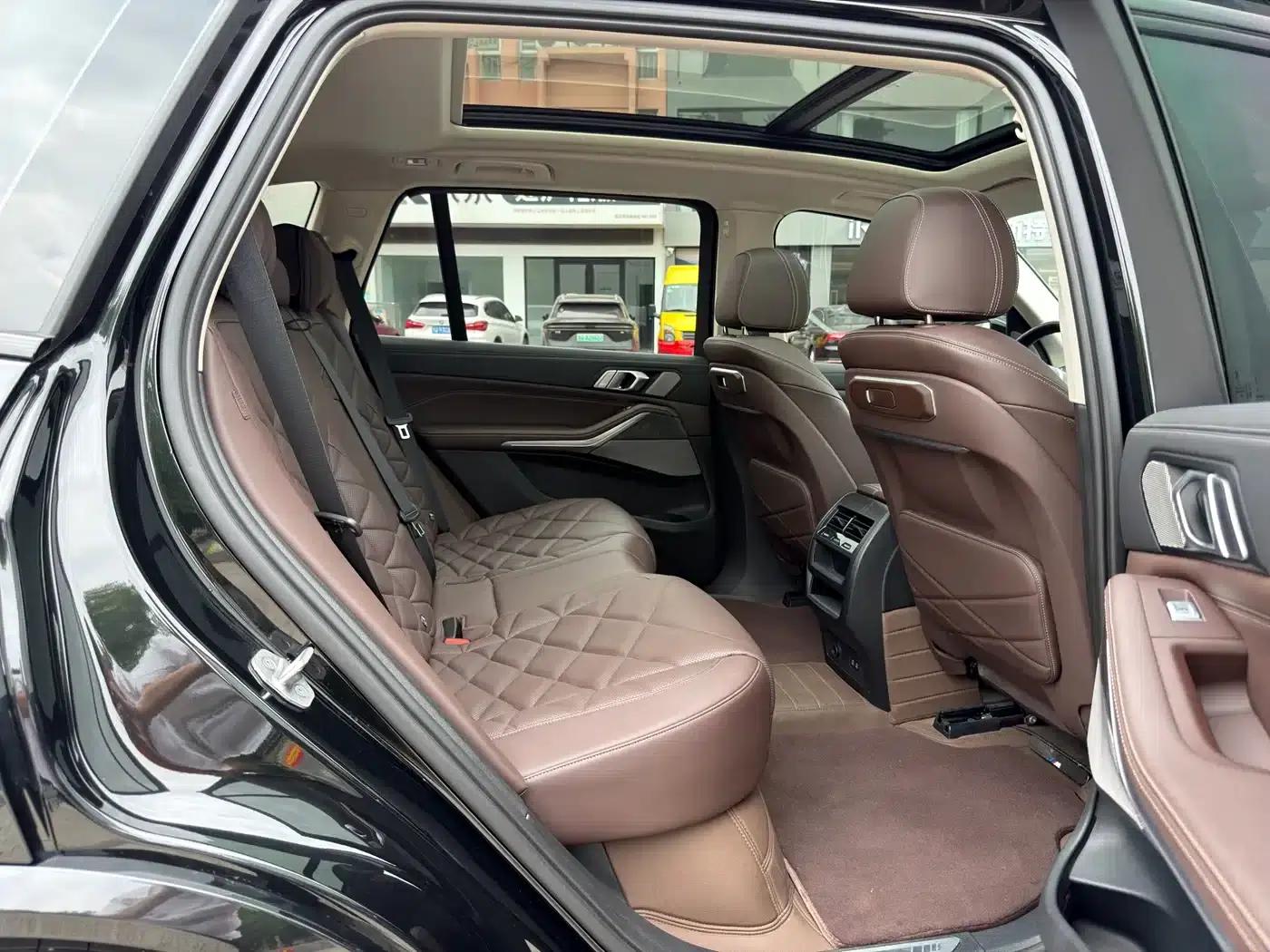 BMW X5 2023 xDrive 30Li M Sport Shadow Edition — миниатюра 12