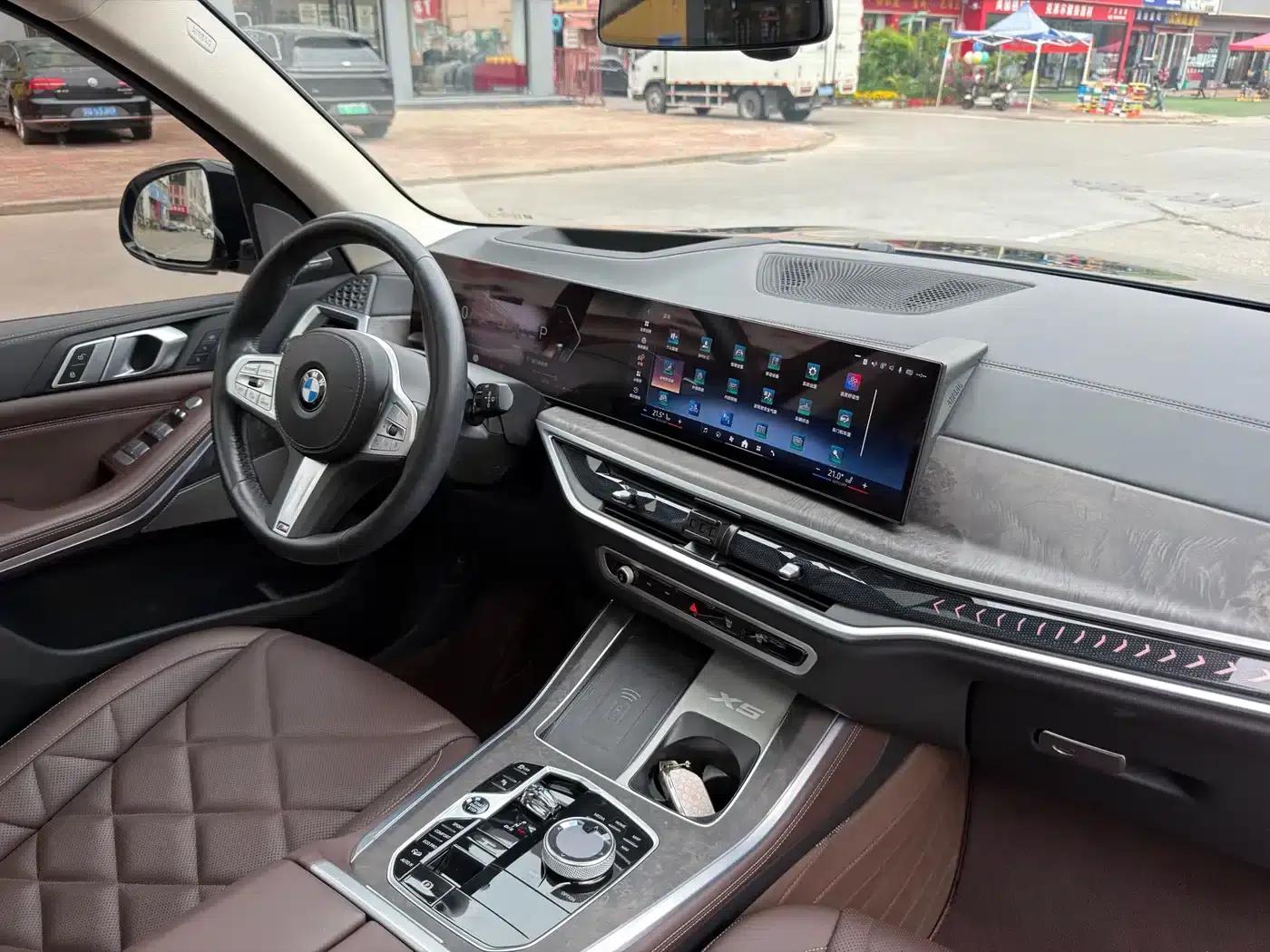 BMW X5 2023 xDrive 30Li M Sport Shadow Edition — миниатюра 14