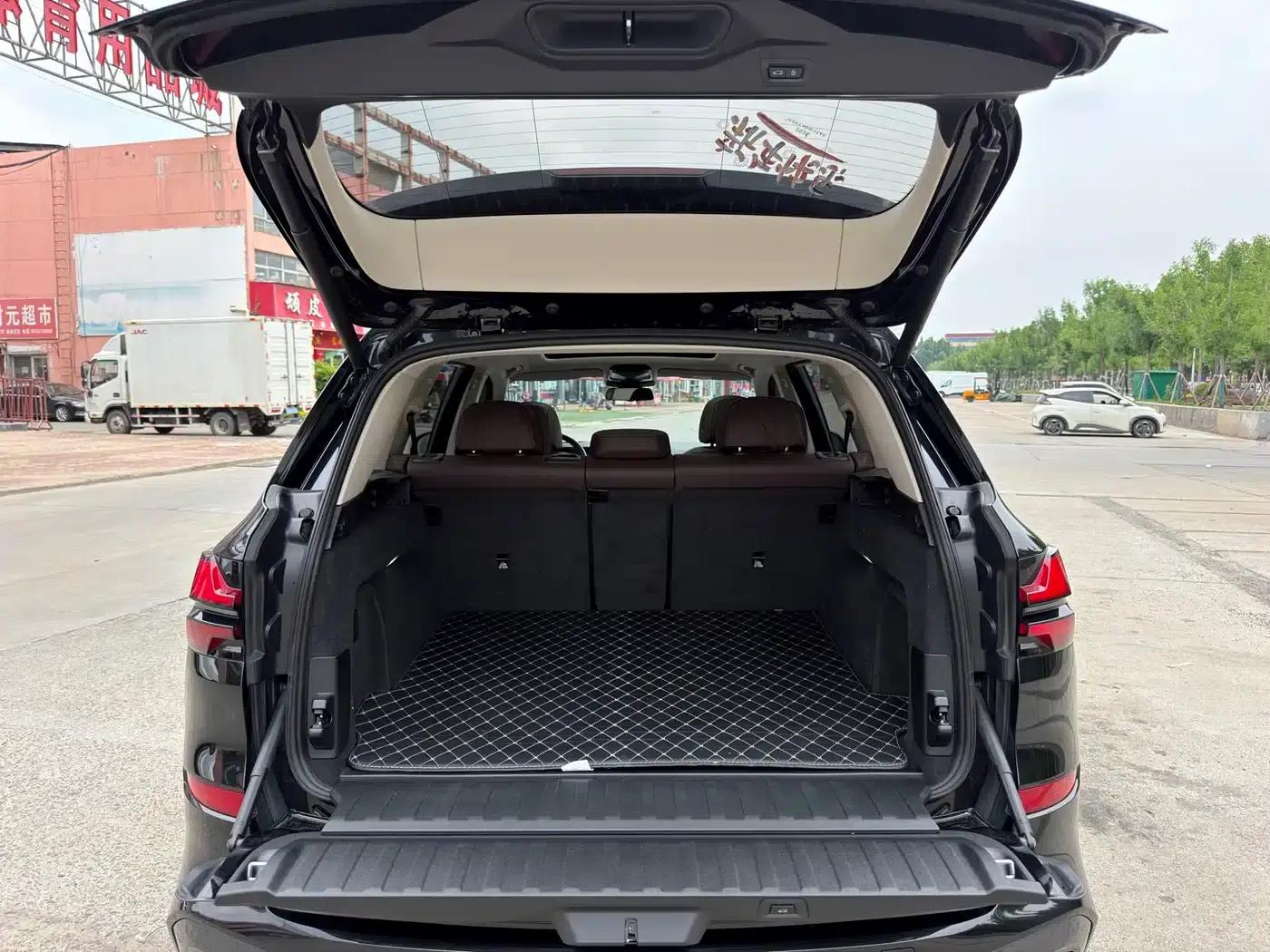 BMW X5 2023 xDrive 30Li M Sport Shadow Edition — миниатюра 15