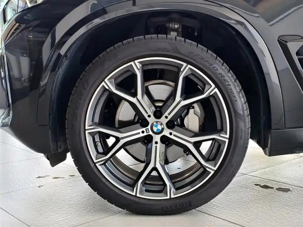 BMW X5 2023 xDrive 30Li M Sport Shadow Edition — миниатюра 17