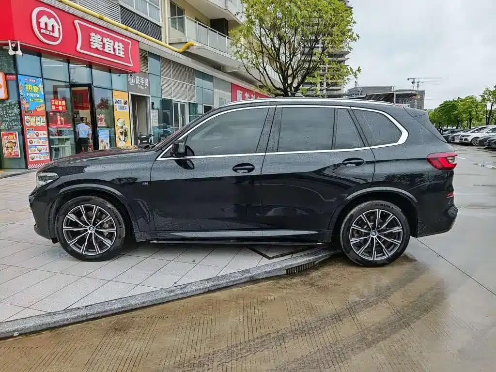 2022 BMW X5 xDrive30i M Sport Package (Imported) — миниатюра 3