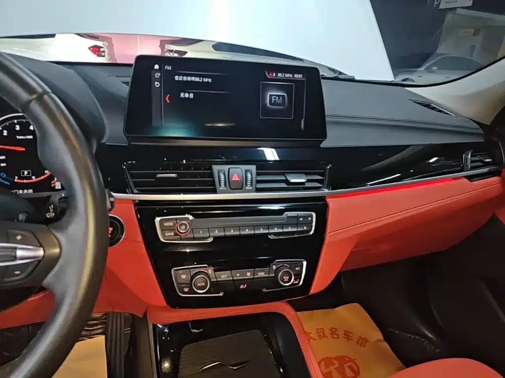 BMW X2 2022 sDrive25i M Sport Package — миниатюра 13