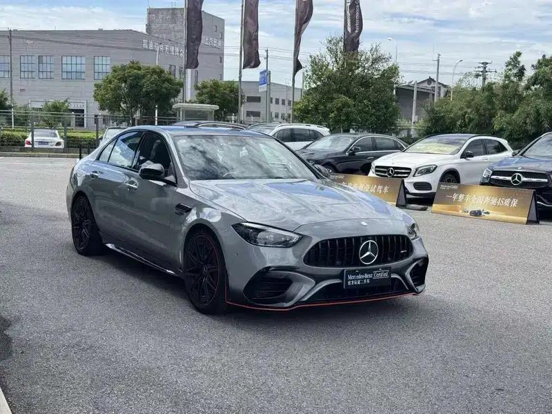 2024 Mercedes-Benz C-Class AMG PHEV AMG C 63 SE Performance F1 Special Edition — миниатюра 3