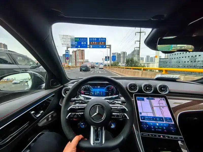2024 Mercedes-Benz C-Class AMG PHEV AMG C 63 SE Performance F1 Special Edition — миниатюра 7