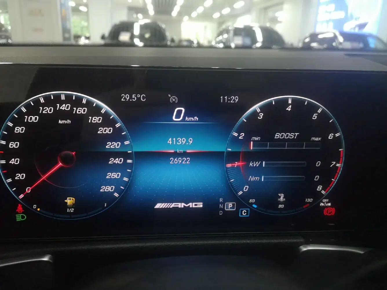Mercedes-Benz GLB AMG 2023 AMG GLB 35 4MATIC — миниатюра 14
