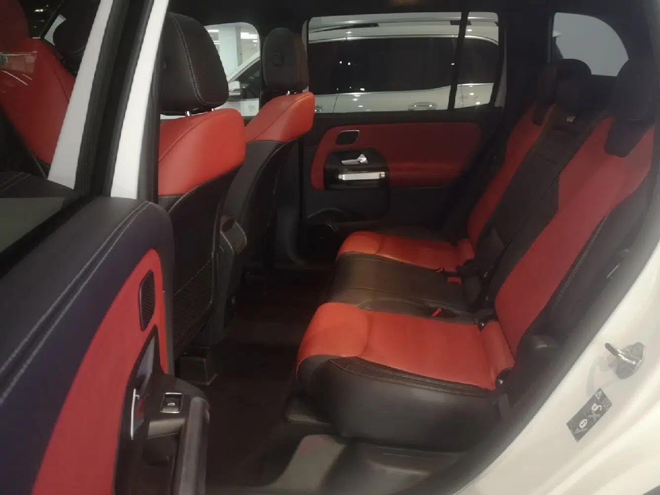 Mercedes-Benz GLB AMG 2023 AMG GLB 35 4MATIC — миниатюра 20