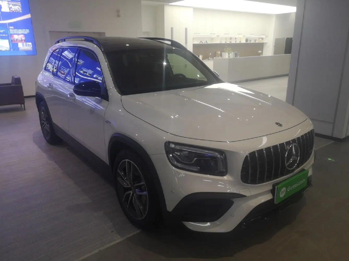 Mercedes-Benz GLB AMG 2023 AMG GLB 35 4MATIC — миниатюра 3