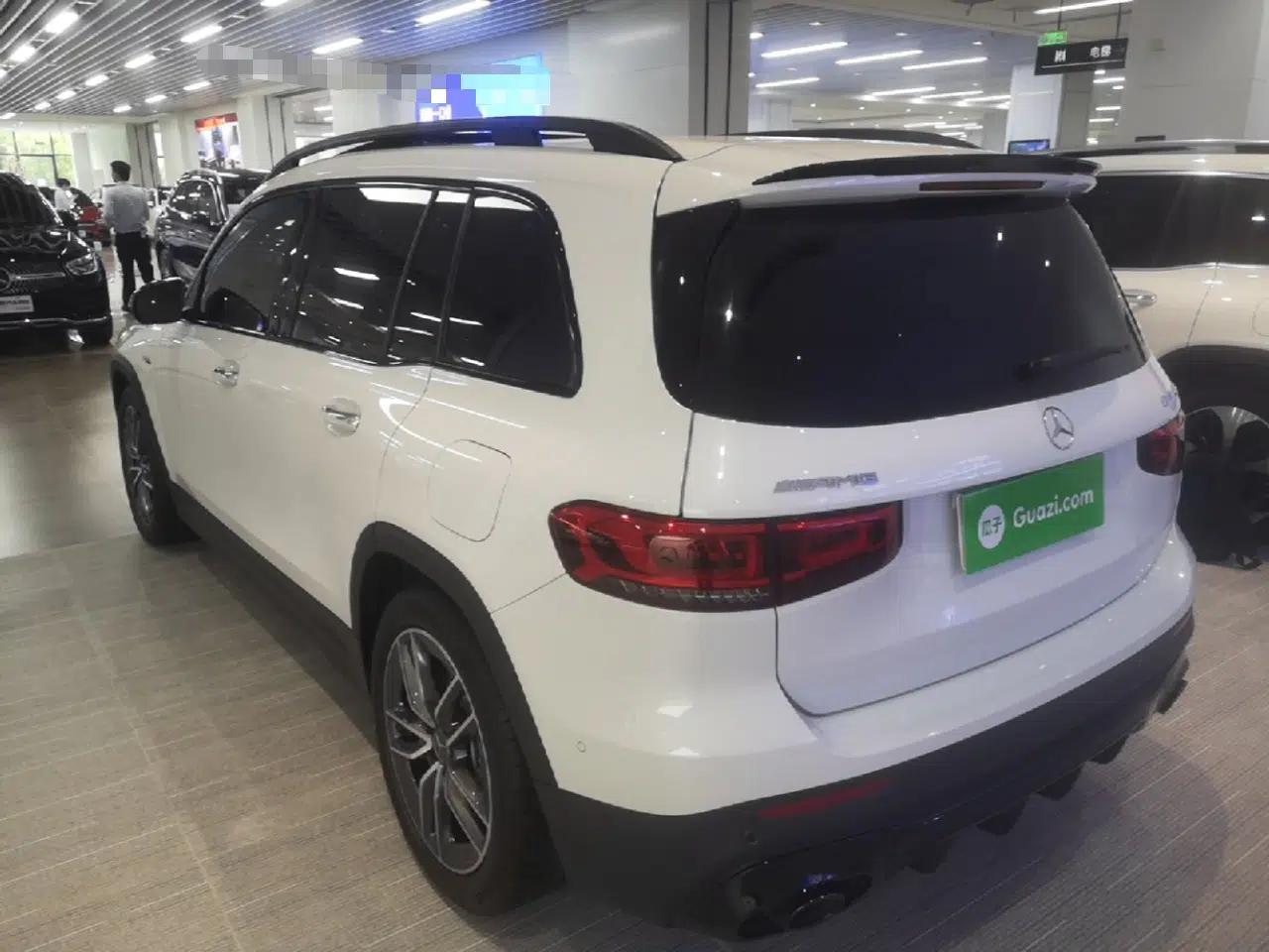 Mercedes-Benz GLB AMG 2023 AMG GLB 35 4MATIC — миниатюра 4