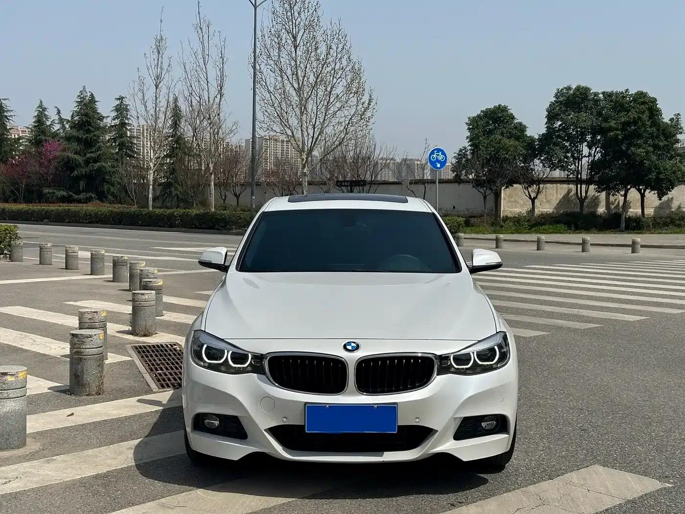 2020 BMW 3 Series GT 320i M Sport Package — миниатюра 2