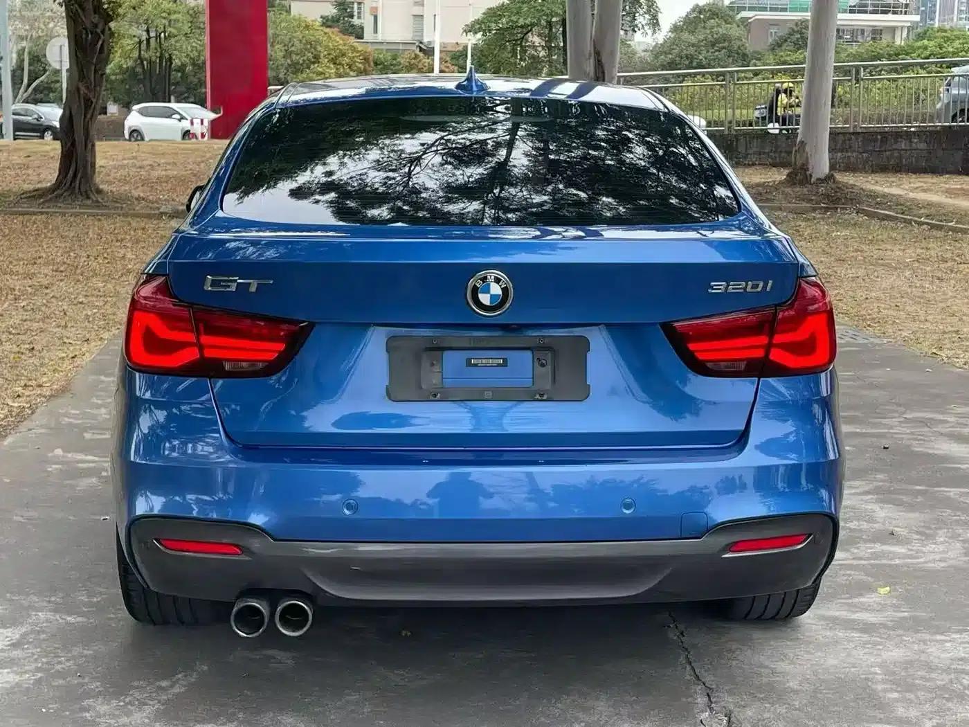 2020 BMW 3 Series GT 320i M Sport Package — миниатюра 5